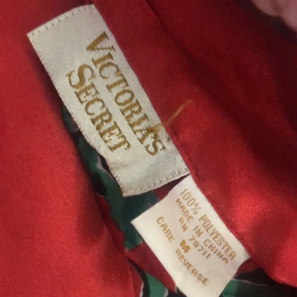 ✅ Vintage VICTORIA'S SECRET Gold Label‎ Red Floral NightShirt MEDIUM